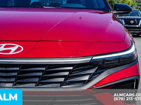 Used 2025 Hyundai Elantra Sport FWD image 12