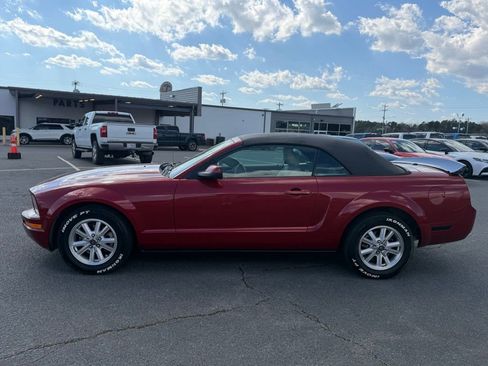 Used 2008 Ford Mustang Convertible image 7