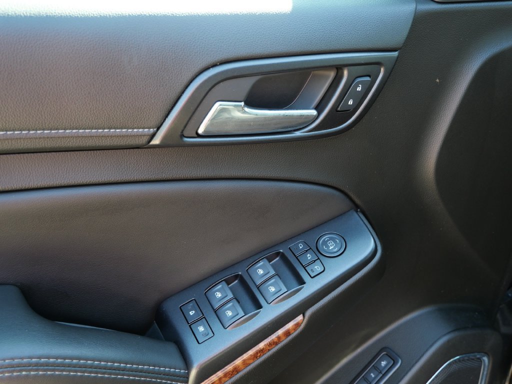 Used 2018 Chevrolet Suburban Premier AWD/4WD image 22