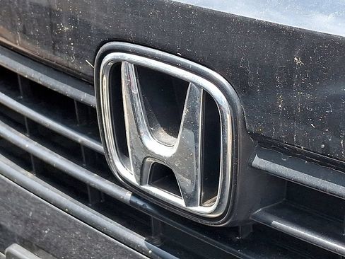 Used 2023 Honda Civic Sport image 3