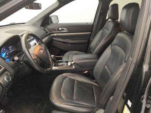 Used 2018 Ford Explorer XLT w/ Equipment Group 202A FWD image 17