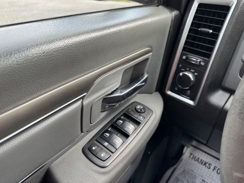 Used 2019 RAM 1500 Classic SLT image 27