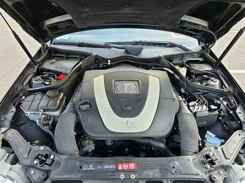 Used 2009 Mercedes-Benz CLK 350 Coupe image 32