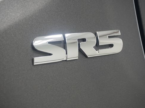 Used 2021 Toyota Tacoma SR5 RWD image 9