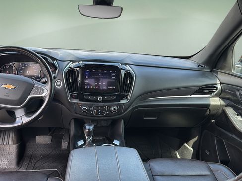 Used 2022 Chevrolet Traverse High Country w/ LPO, "Hit The Road" Package AWD/4WD image 9