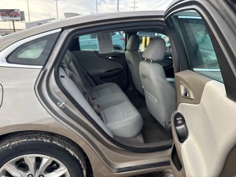 Used 2024 Chevrolet Malibu LT image 34