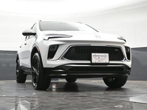 Certified 2026 Buick Encore GX Sport Touring AWD/4WD image 30