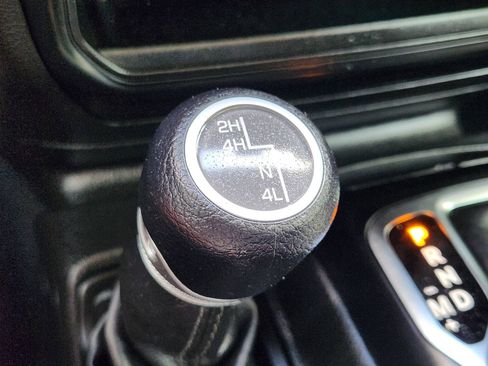 Used 2022 Jeep Wrangler Sport AWD/4WD image 23