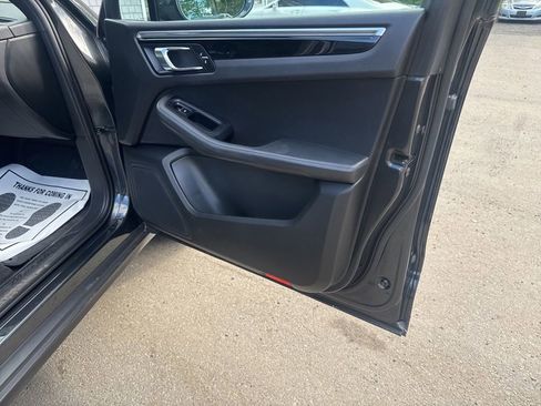 Used 2017 Porsche Macan AWD/4WD image 45