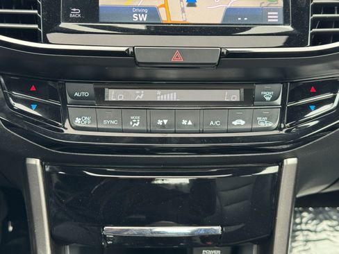 Used 2017 Honda Accord Touring image 28