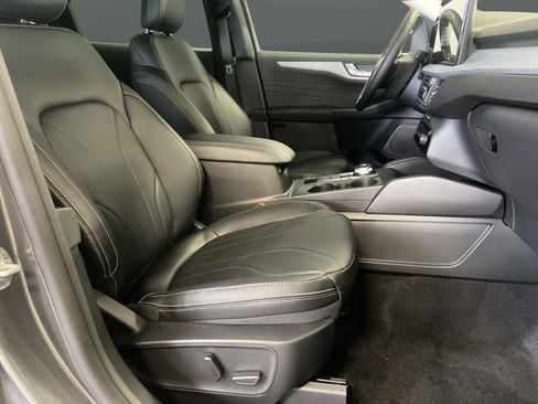 New 2025 Ford Escape SE w/ PHEV Premium Package FWD image 32