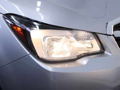 Used 2018 Subaru Forester 2.5i Premium w/ All-Weather Package AWD/4WD image 27