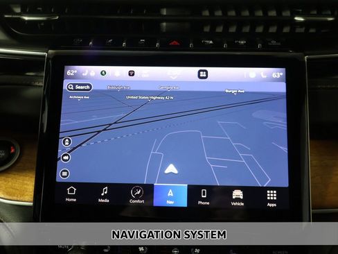 Used 2023 Jeep Grand Cherokee L Summit AWD/4WD image 3