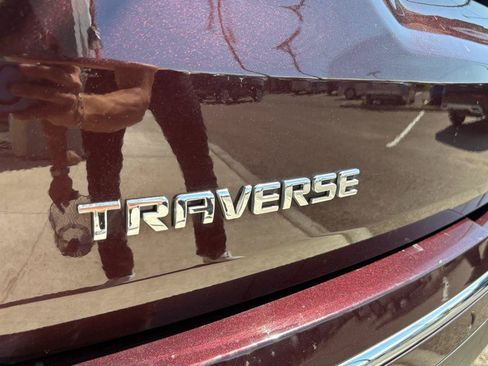 Used 2019 Chevrolet Traverse Premier w/ Driver Confidence II Package FWD image 10