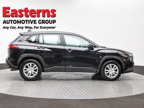 Used 2024 Toyota Corolla Cross L AWD/4WD image 4
