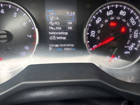 Used 2021 Toyota RAV4 LE image 20