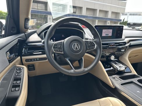 Certified 2025 Acura MDX FWD w/ Technology Package image 27