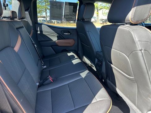 Used 2023 GMC Canyon AT4 w/ AT4 Premium Package image 11