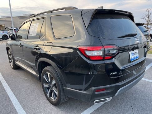 Used 2025 Honda Pilot Elite image 4