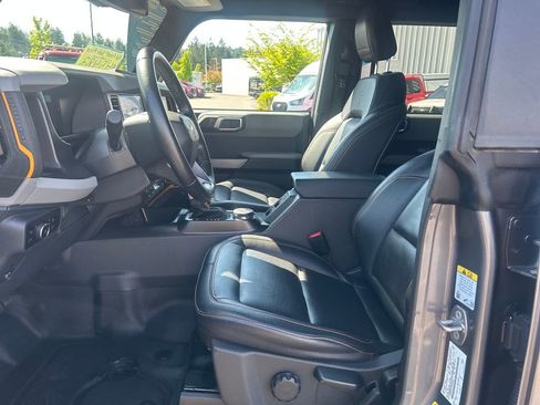 Certified 2023 Ford Bronco Badlands w/ Sasquatch Package AWD/4WD image 5