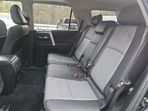 Used 2021 Toyota 4Runner SR5 Premium image 25