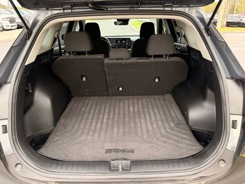 Used 2023 Kia Sportage LX image 11