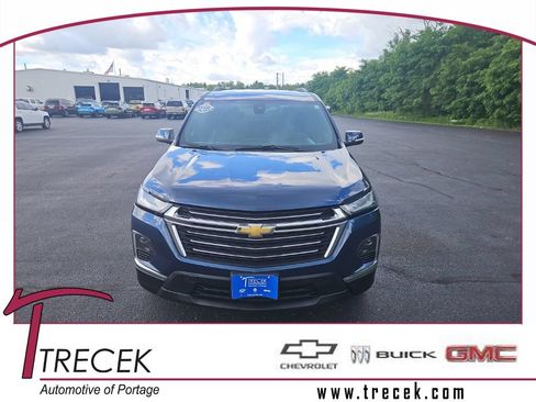 Used 2023 Chevrolet Traverse LT AWD/4WD image 1