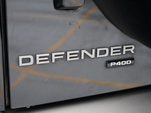 Used 2022 Land Rover Defender 110 X-Dynamic SE AWD/4WD image 8