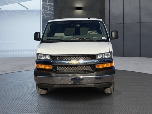 Certified 2025 Chevrolet Express 3500 LT w/ LT Preferred Equipment Group RWD image 9