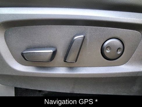 Used 2022 Nissan Pathfinder SL image 13