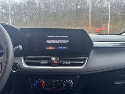 Used 2025 Chevrolet TrailBlazer LT image 17