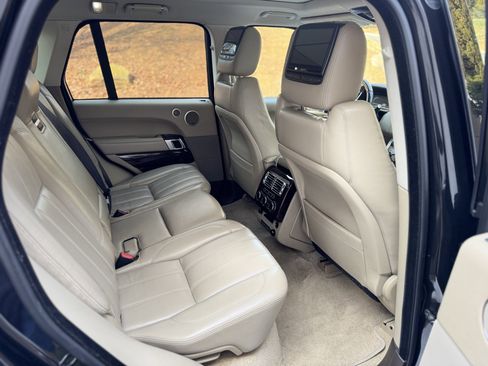 Used 2015 Land Rover Range Rover HSE image 19