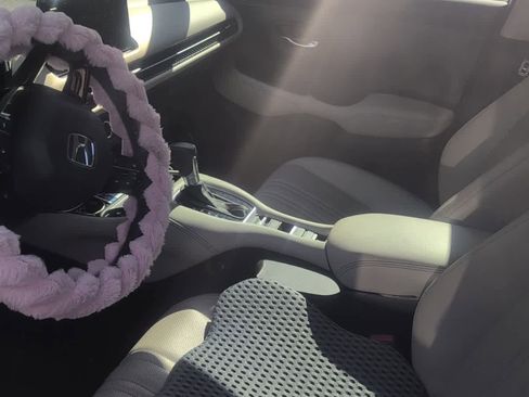 Used 2023 Honda HR-V EX-L image 6