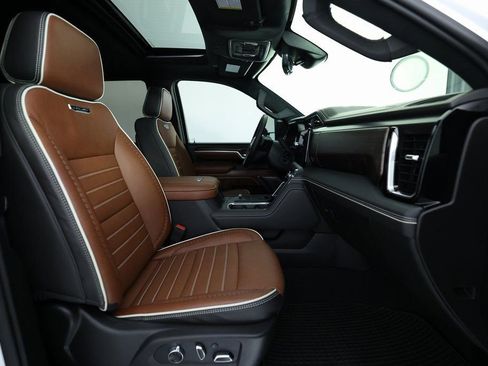 Used 2026 GMC Sierra 2500 Denali Ultimate image 13