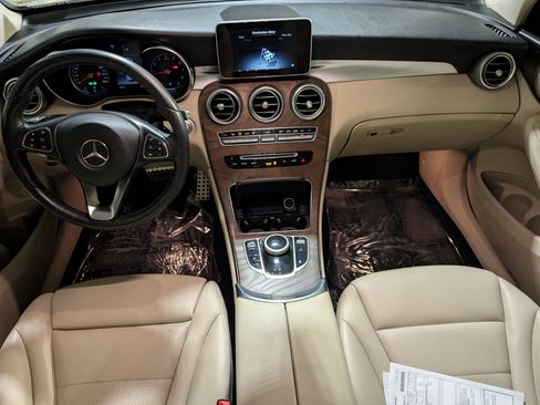 Used 2019 Mercedes-Benz GLC 300 4MATIC image 7