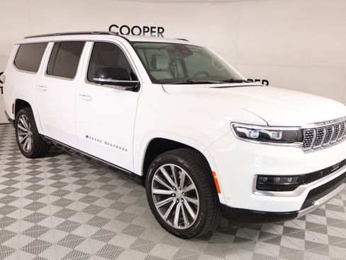 Used 2023 Jeep Grand Wagoneer L Series II AWD/4WD image 1