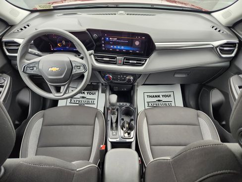 Used 2025 Chevrolet TrailBlazer LT FWD image 15