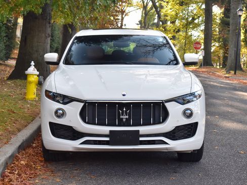 Used 2021 Maserati Levante AWD/4WD image 14