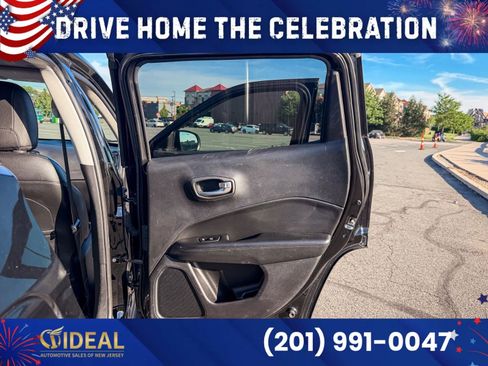 Used 2018 Jeep Compass Latitude w/ Popular Equipment Group AWD/4WD image 13