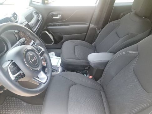 Used 2023 Jeep Renegade Latitude w/ Premium Group AWD/4WD image 8