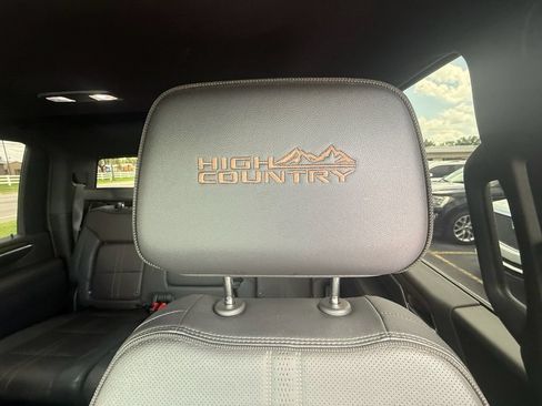 Used 2024 Chevrolet Silverado 2500 High Country w/ High Country Premium Package AWD/4WD image 16