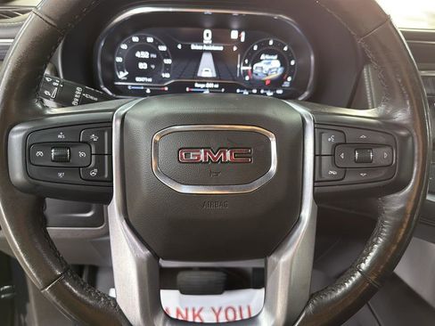 Used 2022 GMC Yukon XL SLT w/ SLT Luxury Package image 14