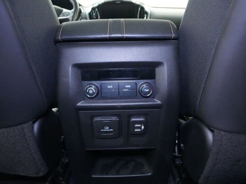 Used 2021 Chevrolet Traverse RS image 25