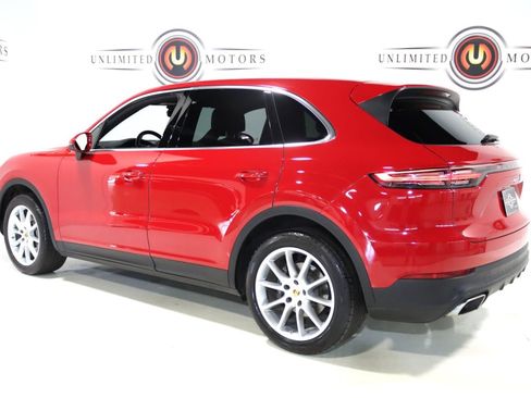 Used 2022 Porsche Cayenne Platinum Edition AWD/4WD image 3
