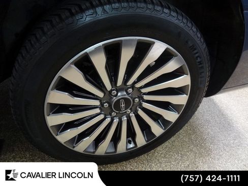 Used 2019 Lincoln Navigator L Reserve AWD/4WD image 19
