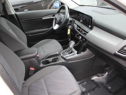 Certified 2024 Kia Seltos LX AWD/4WD image 15