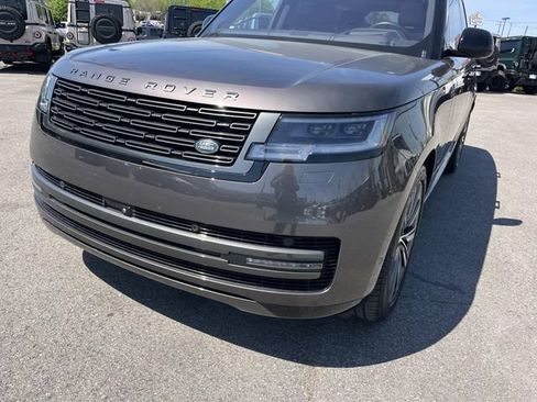 Used 2023 Land Rover Range Rover SE AWD/4WD image 9