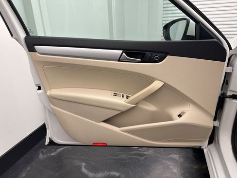 Used 2012 Volkswagen Passat 2.5 SE image 16