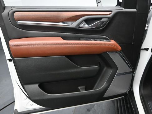 Used 2023 GMC Yukon XL Denali Ultimate AWD/4WD image 26