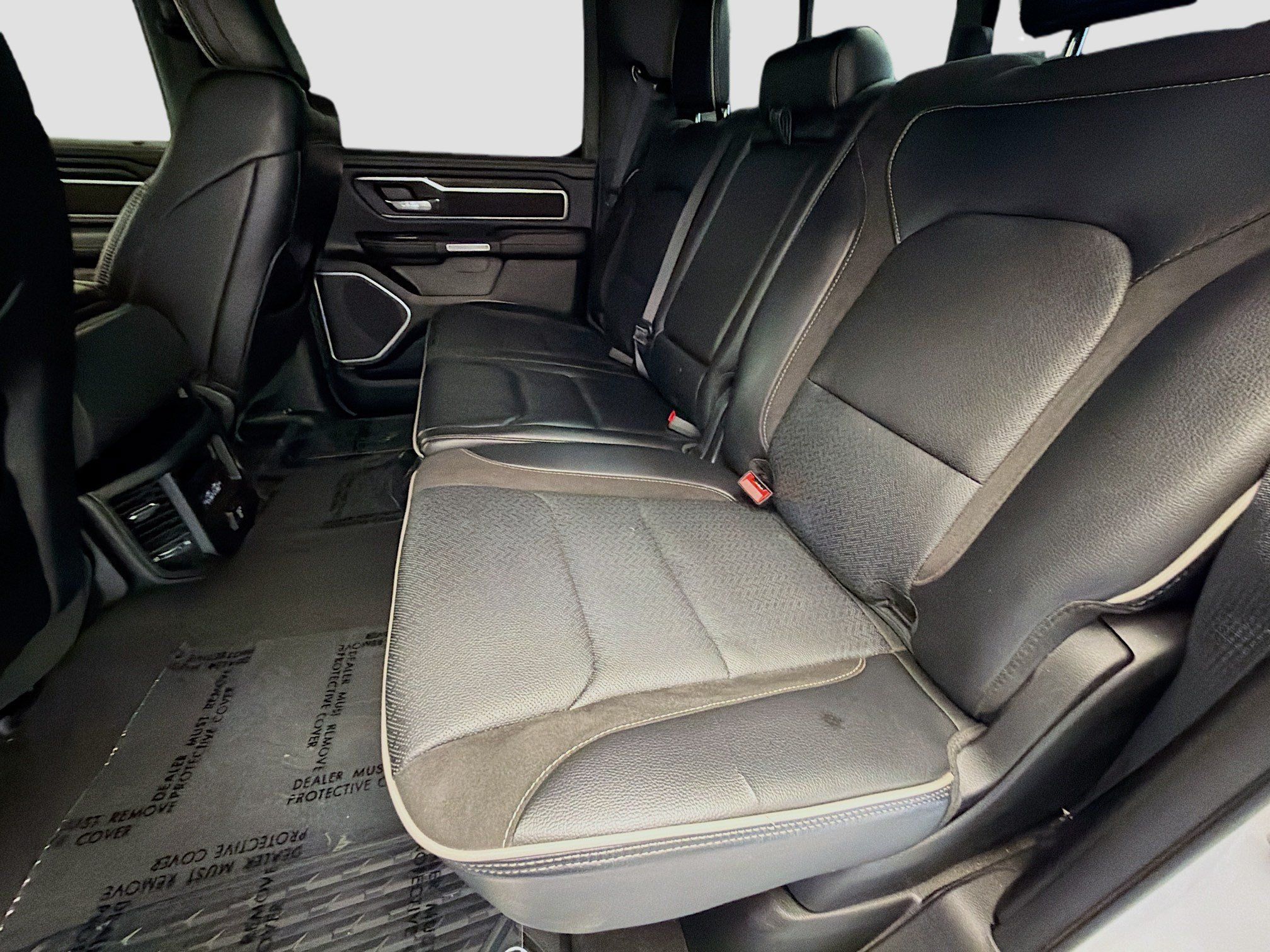 Used 2023 RAM 1500 Laramie AWD/4WD image 13